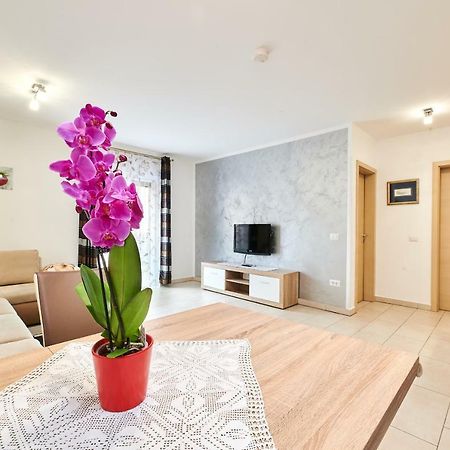 Apartman Leon Umag Zewnętrze zdjęcie