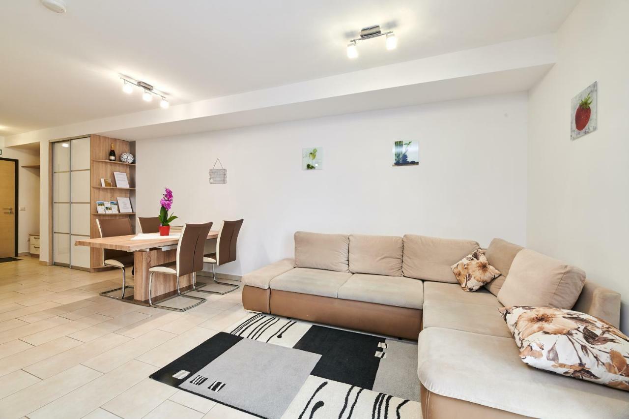 Apartman Leon Umag Zewnętrze zdjęcie