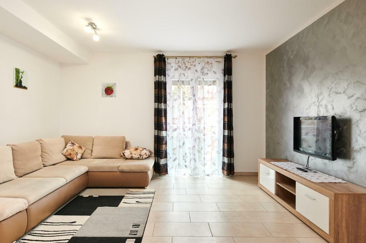 Apartman Leon Umag Zewnętrze zdjęcie
