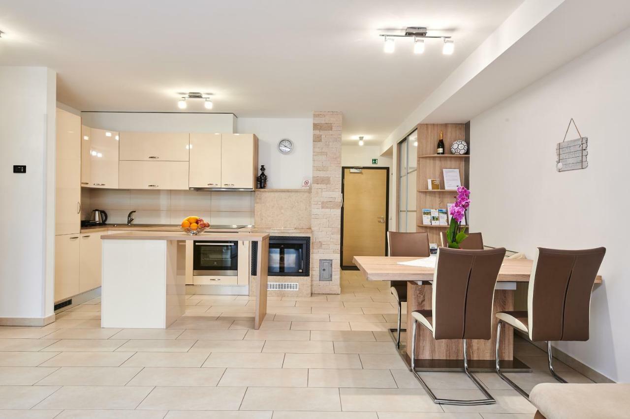 Apartman Leon Umag Zewnętrze zdjęcie