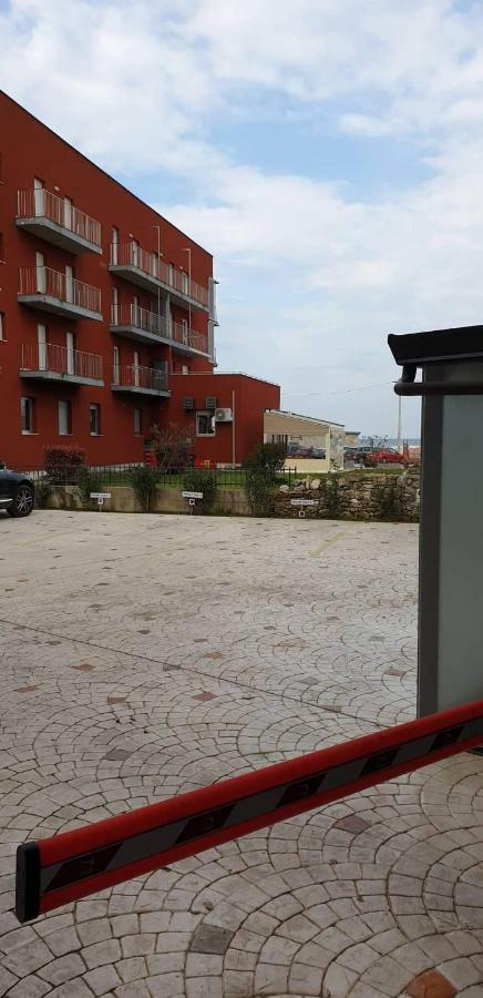Apartman Leon Umag Zewnętrze zdjęcie
